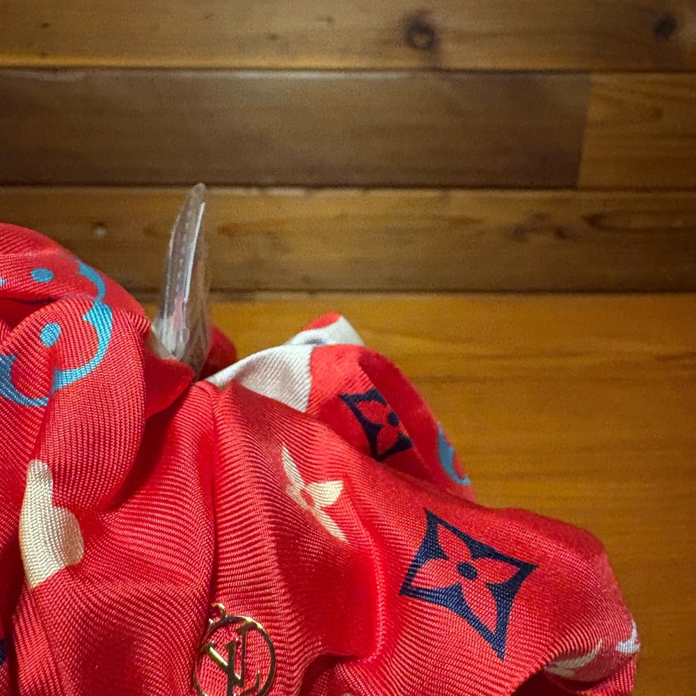 Louis Vuitton Red and Blue Silk Scarf - Picture 3 of 11